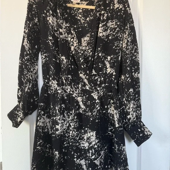arabesque floral green long sleeve mini dress Blue Arabesque Scarf Lenzing™ Ecovero™ Viscose Midi Dress